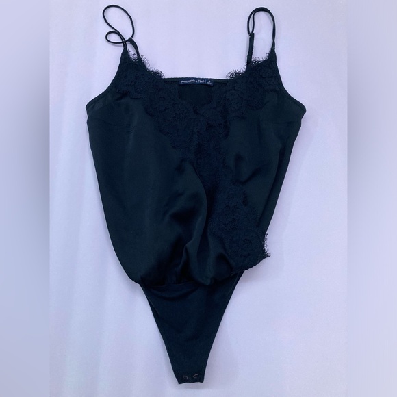Abercrombie & Fitch Black Stain Floral Lace Sleeveless Bodysuit - Picture 7 of 10